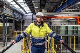 Saint-Gobain employee