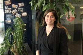 Saint-Gobain employee working in finance happy with her career in manufacturing