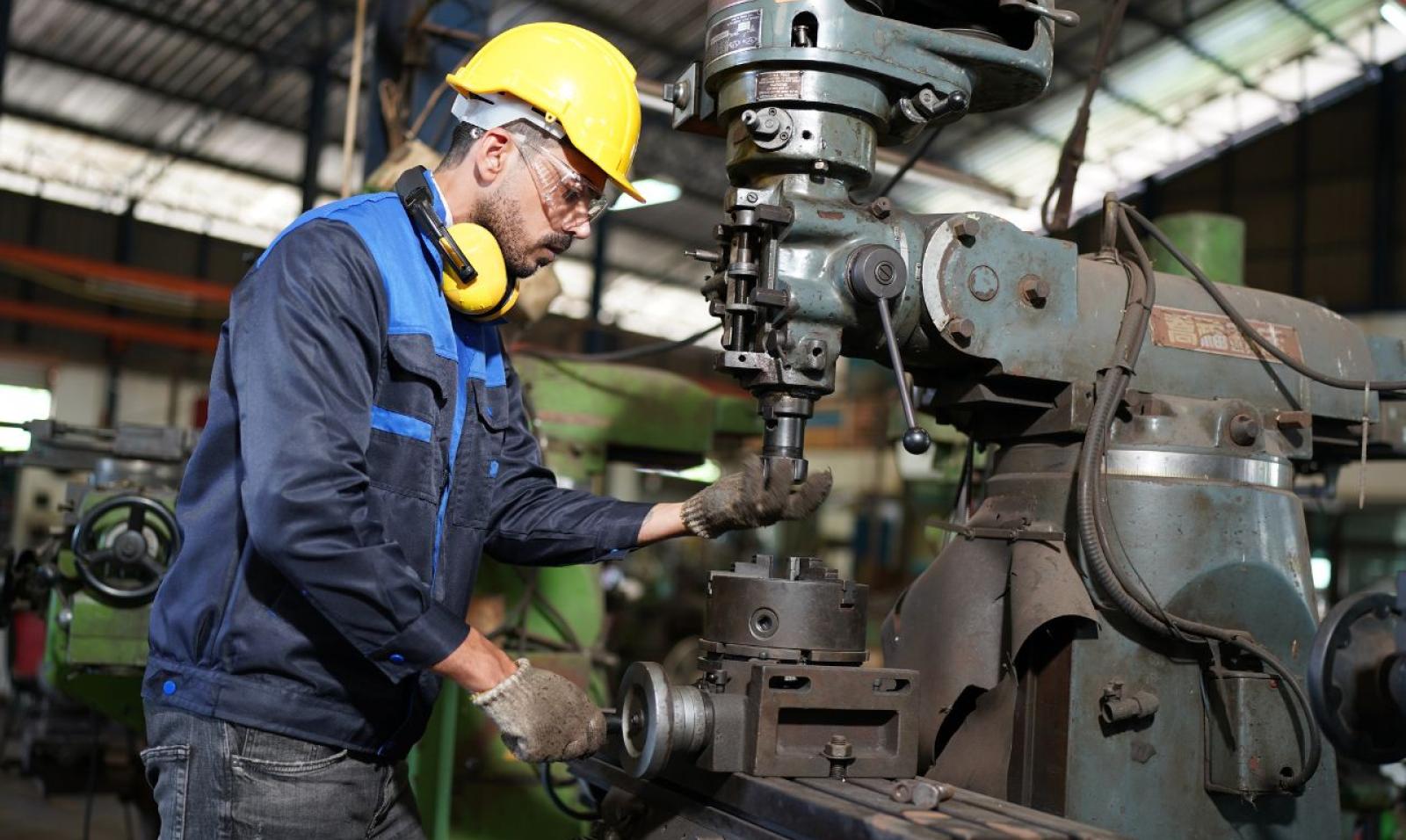 Saint-Gobain employees collaborating at a facility for manufacturing and operation jobs near Atlanta, GA.