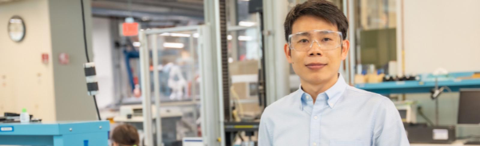 A satisfied employee who found his perfect fit after exploring manufacturing career pathways at Saint-Gobain North America.